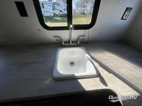 2022 CrossRoads Zinger Lite ZR18RK RV Photo 3