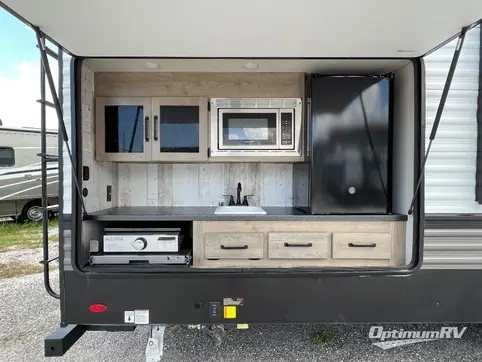 2023 Palomino Puma 32RBFQ RV Photo 4