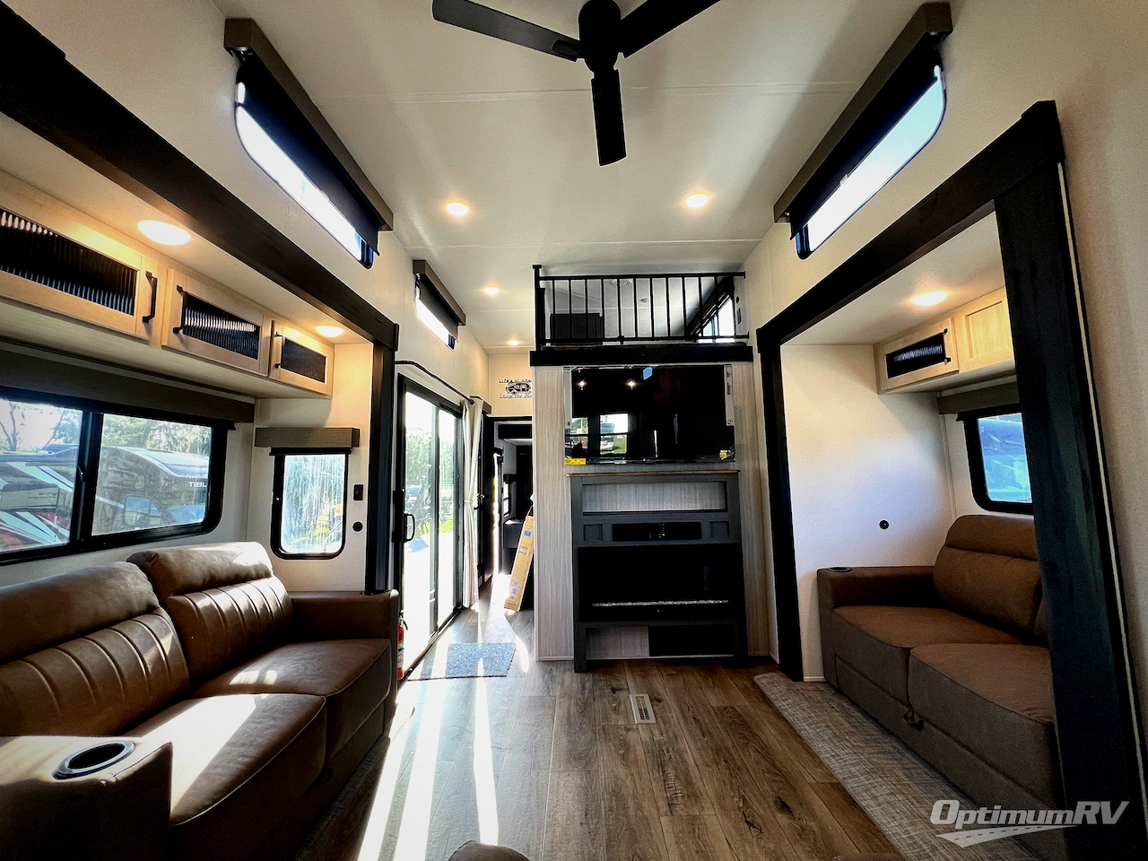 2027 Forest River Puma Vista 403LFT Photo 4