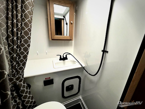 2023 Palomino Real-Lite HS-1806 RV Photo 4