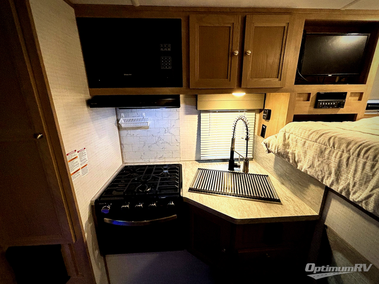 2023 Palomino Real-Lite HS-1806 Photo 6