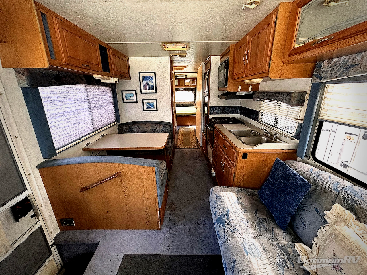 1997 Thor Hurricane 34H Photo 2
