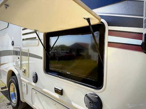 2018 Thor Vegas 24.1 RV Photo 4