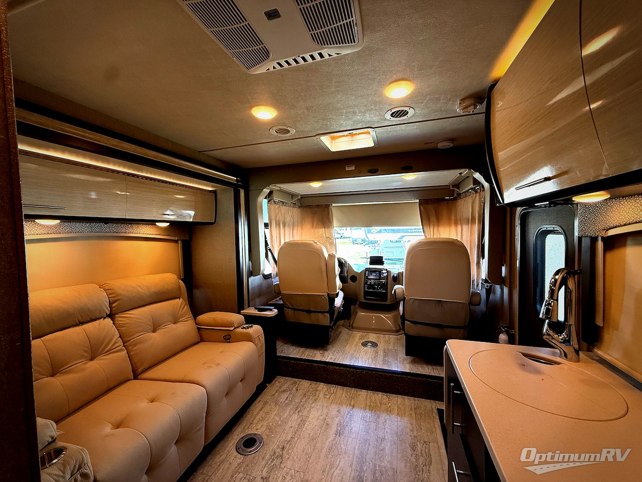 2018 Thor Vegas 24.1 Photo 6