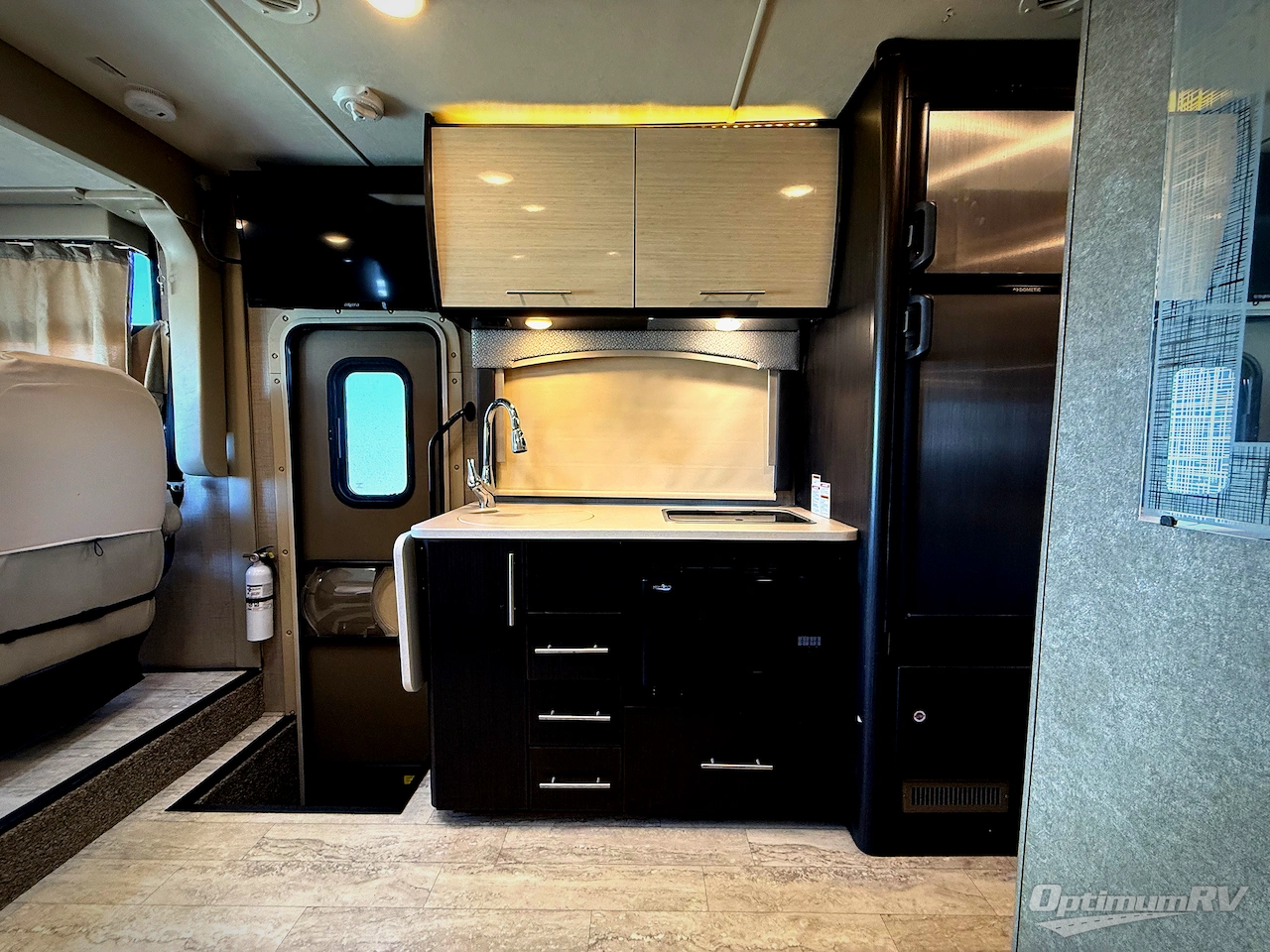 2018 Thor Vegas 24.1 Photo 13