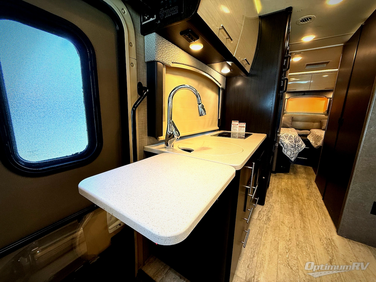 2018 Thor Vegas 24.1 Photo 15