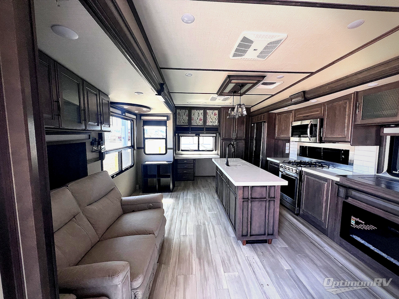 2022 Grand Design Solitude 345GK-R Photo 4