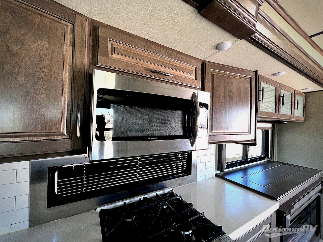 2022 Grand Design Solitude 345GK-R Photo 8