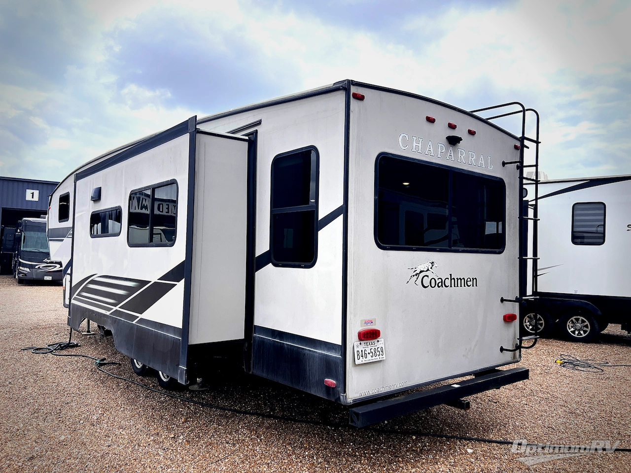 2020 Coachmen Chaparral Lite 284RLS Photo 3