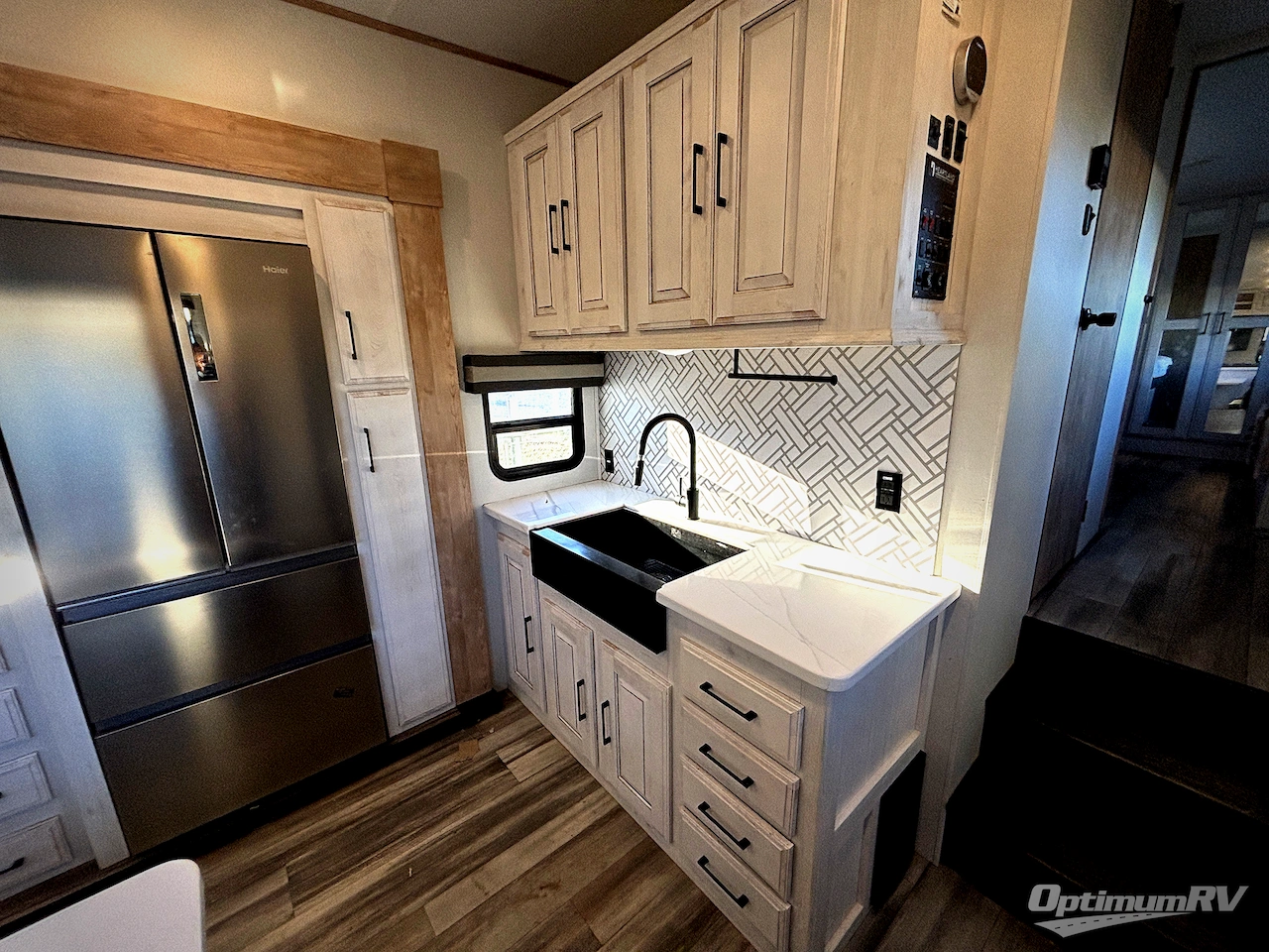 2024 Heartland Bighorn Traveler 37RD Photo 6