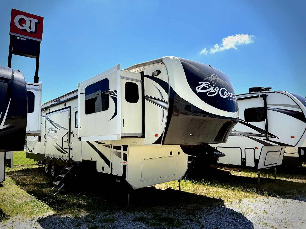 2016 Heartland Big Country 3900FLP Photo 1