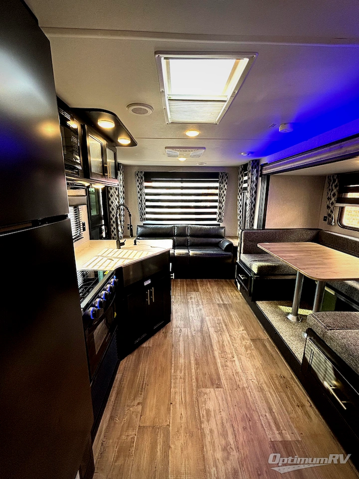 2022 Forest River Cherokee Grey Wolf 23MK Photo 4