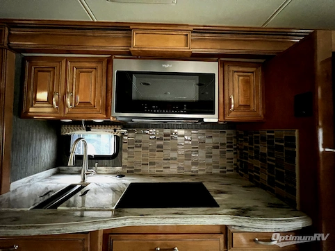 2019 Thor Aria 3601 RV Photo 3