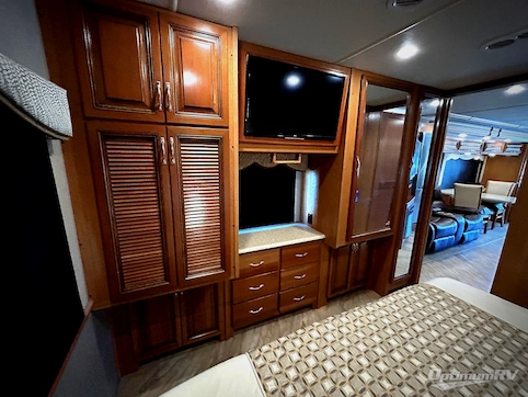 2016 Holiday Rambler Vacationer 33CT RV Photo 4