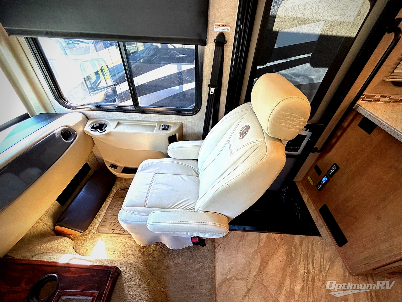 2016 Holiday Rambler Vacationer 33CT Photo 7