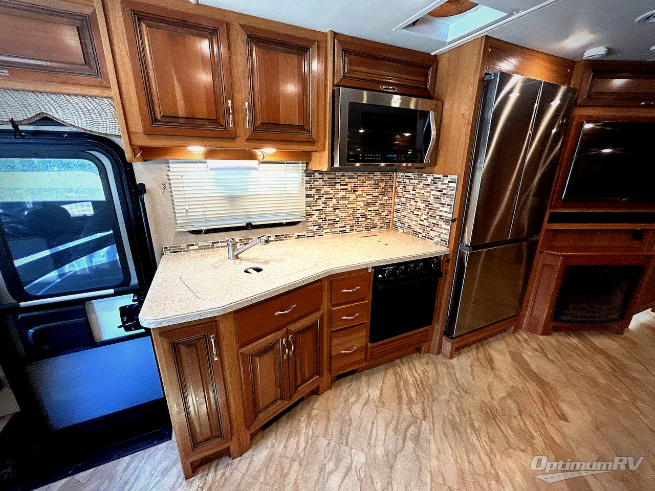 2016 Holiday Rambler Vacationer 33CT Photo 8