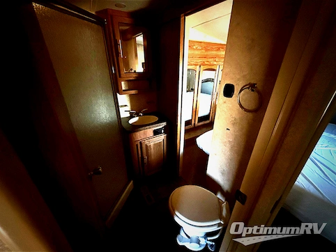 2014 Forest River Flagstaff Classic Super Lite 8528RSWS RV Photo 4