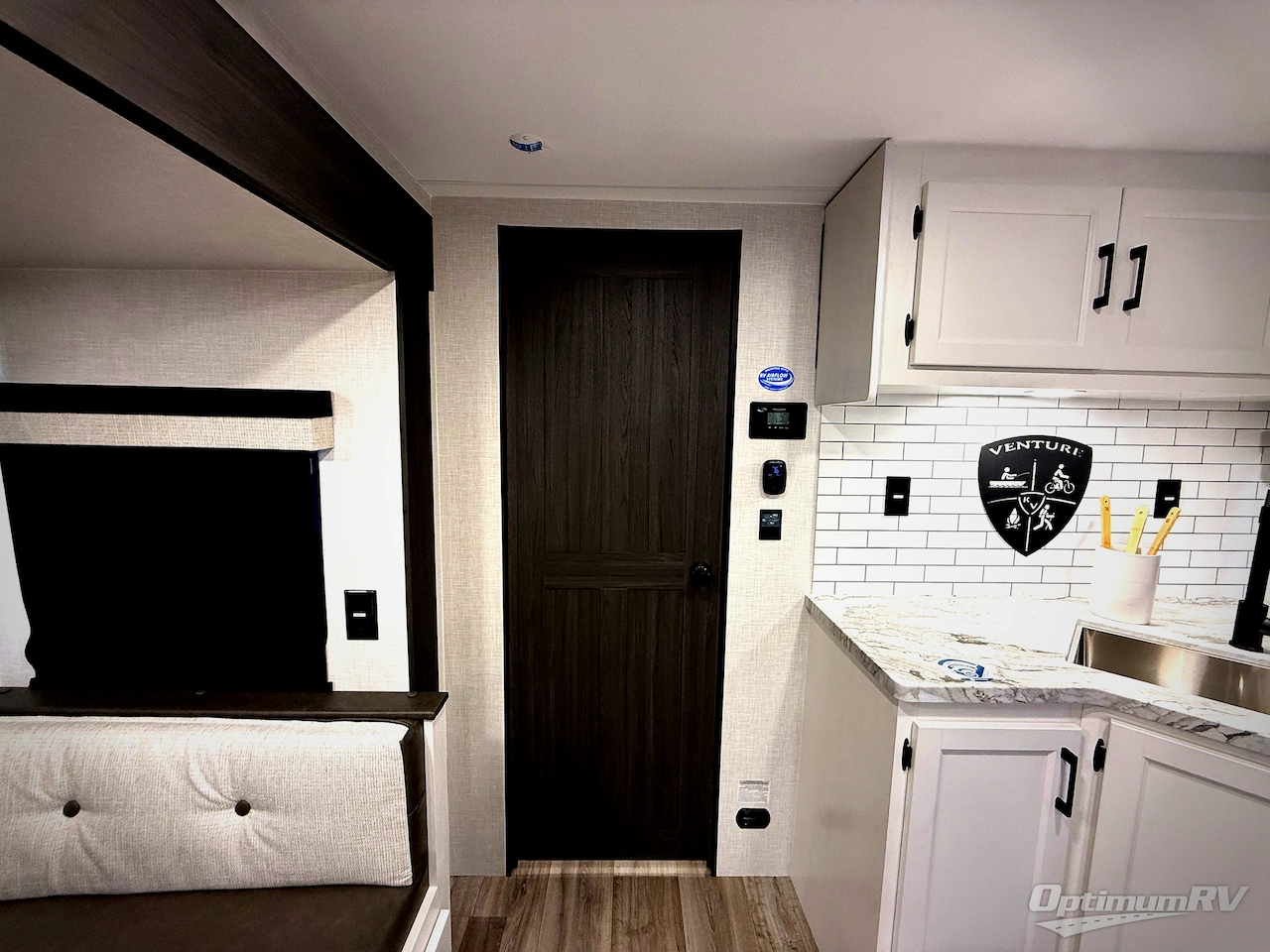 2026 Venture Stratus SR261VRB Photo 21