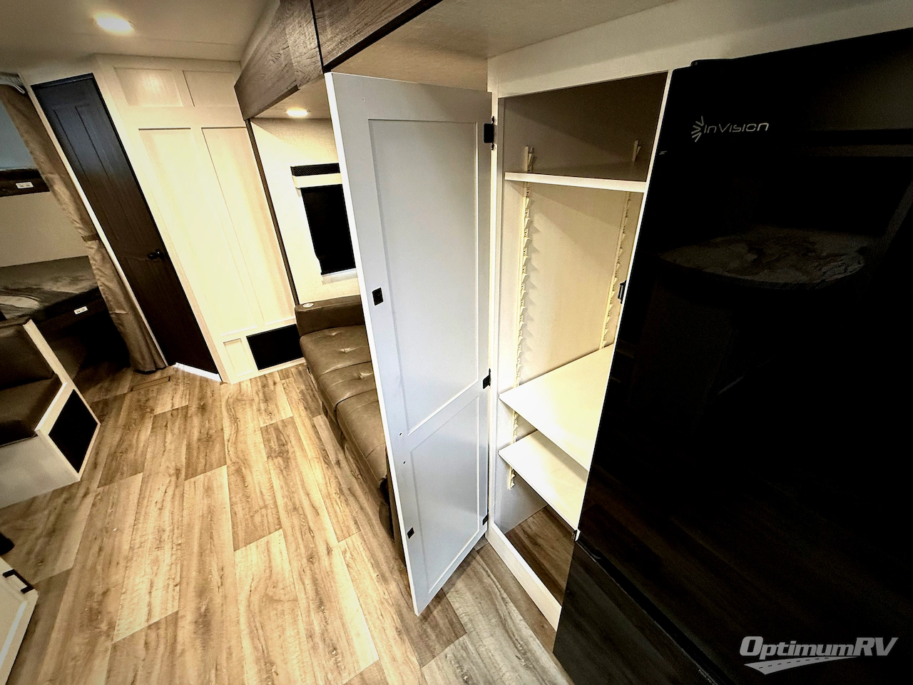 2026 Venture Stratus SR302VBH Photo 11