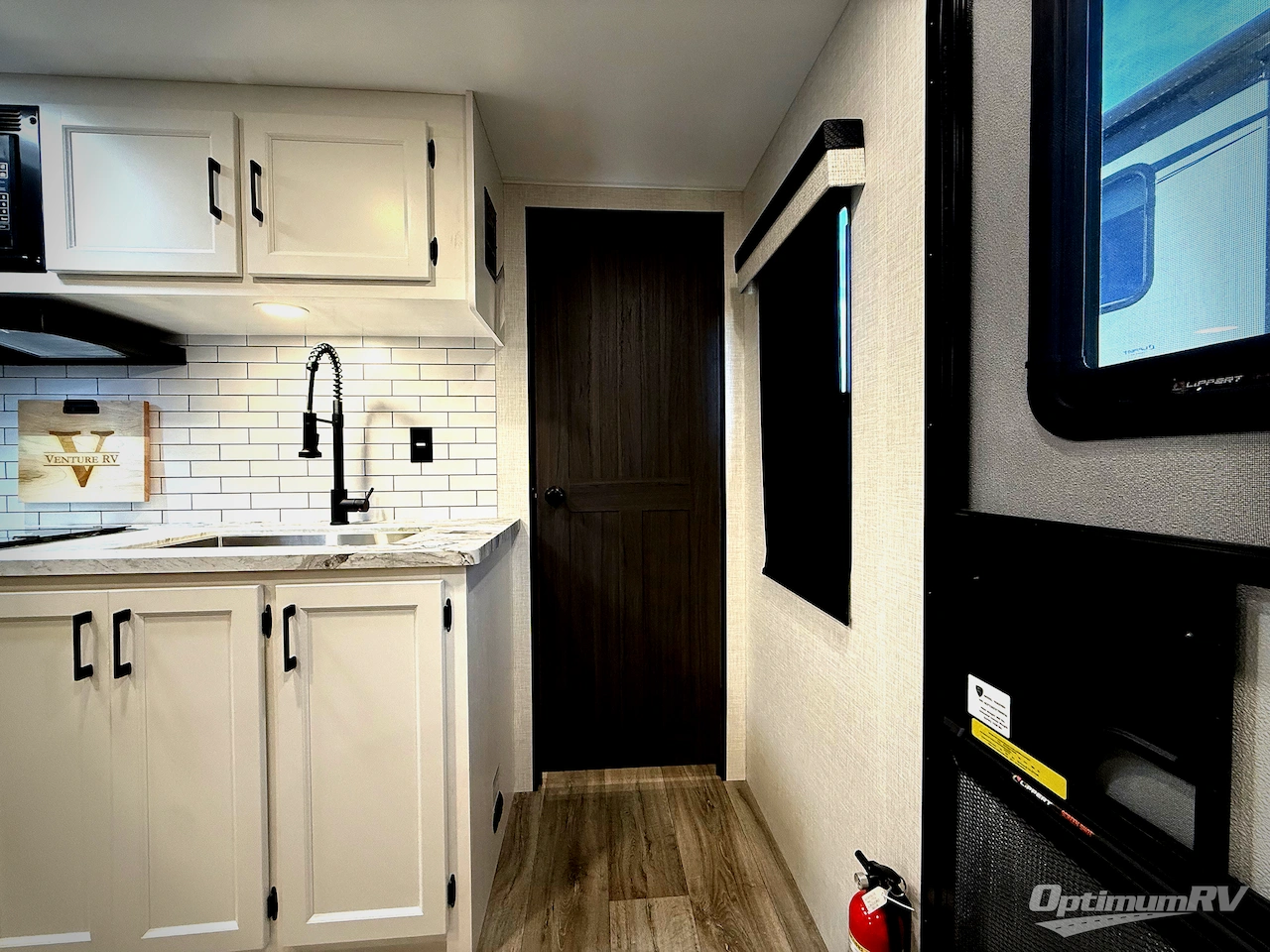 2026 Venture Stratus SR302VBH Photo 19