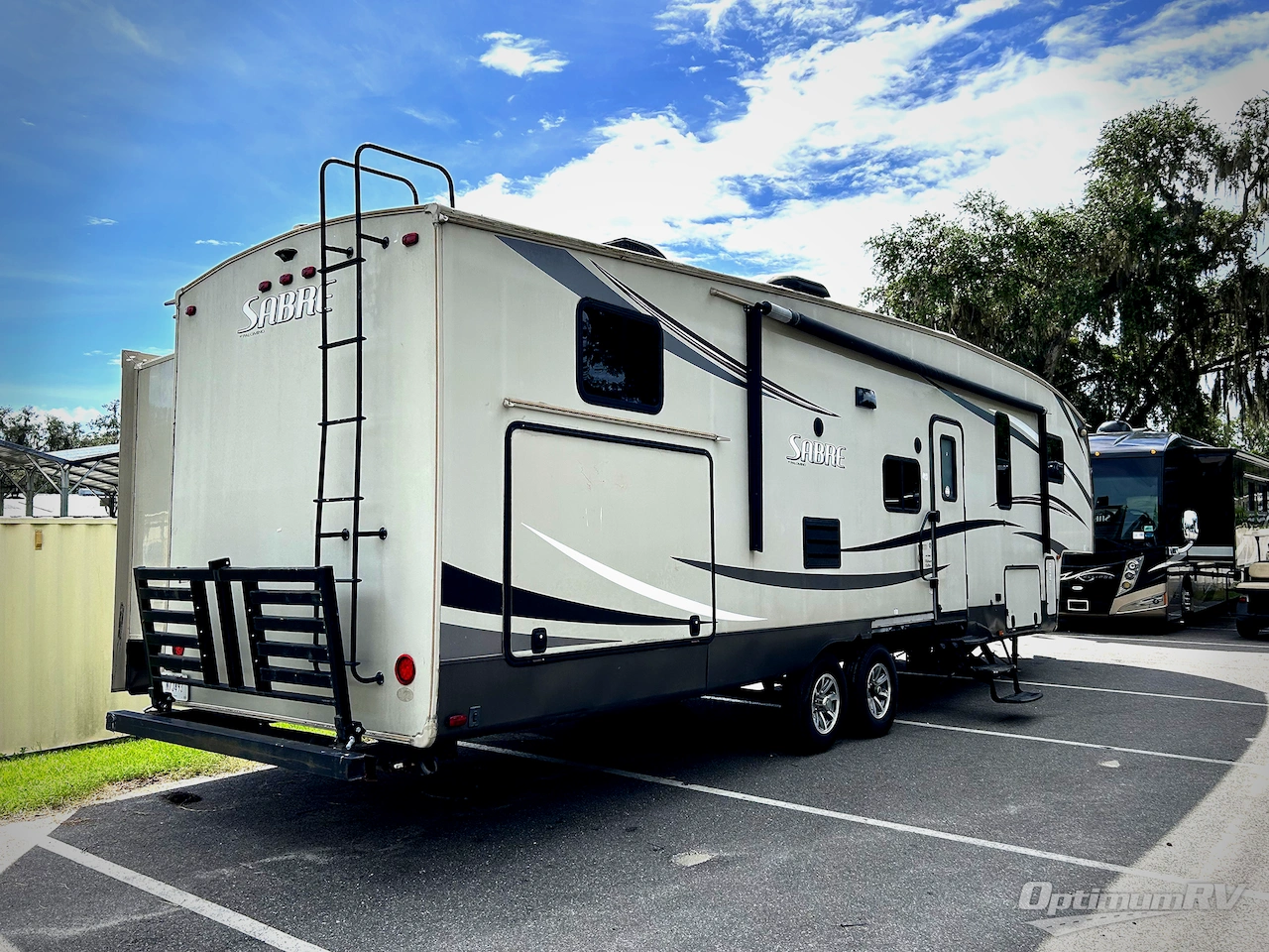 2016 Palomino Sabre 34TBOK Photo 2