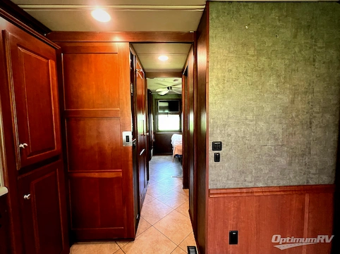2015 Itasca Suncruiser 38Q RV Photo 3