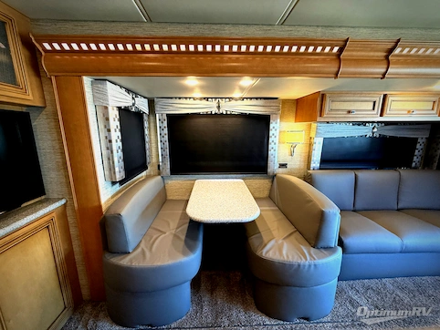 2017 Newmar Bay Star 3306 RV Photo 2