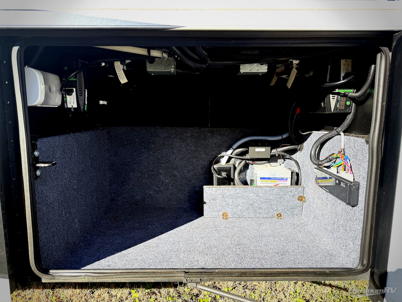 2017 Newmar Bay Star 3306 Photo 23