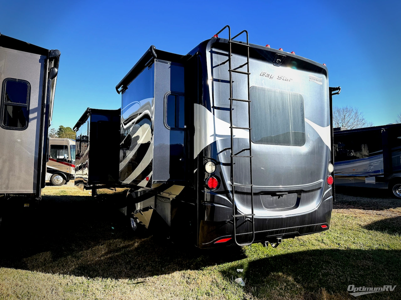 2017 Newmar Bay Star 3306 Photo 3