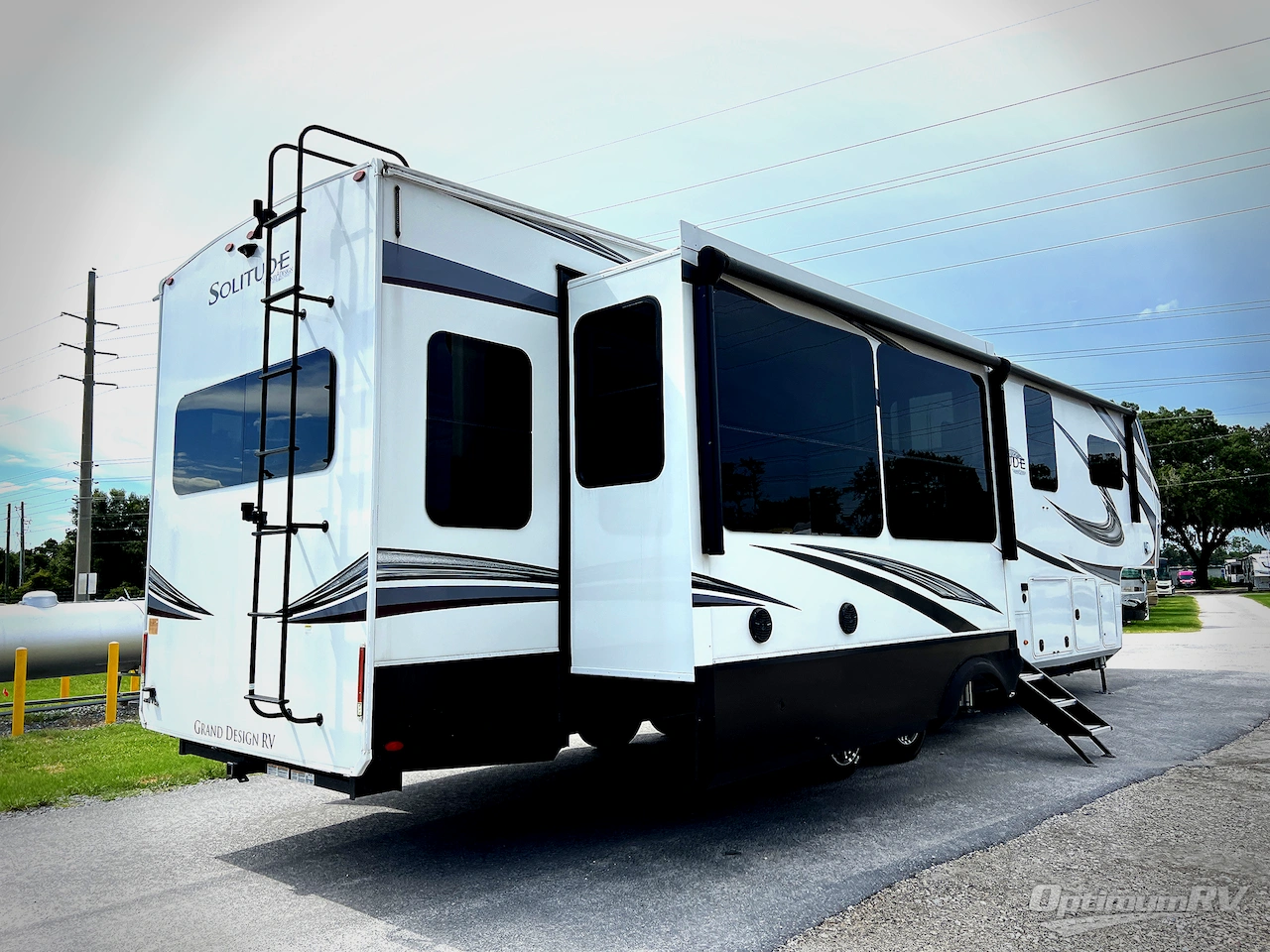 2022 Grand Design Solitude 378MBS Photo 2