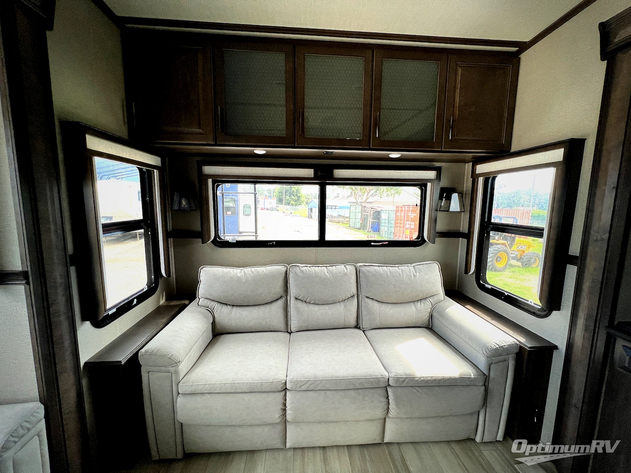 2022 Grand Design Solitude 378MBS Photo 6