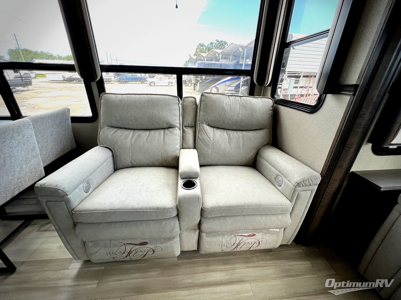 2022 Grand Design Solitude 378MBS Photo 8