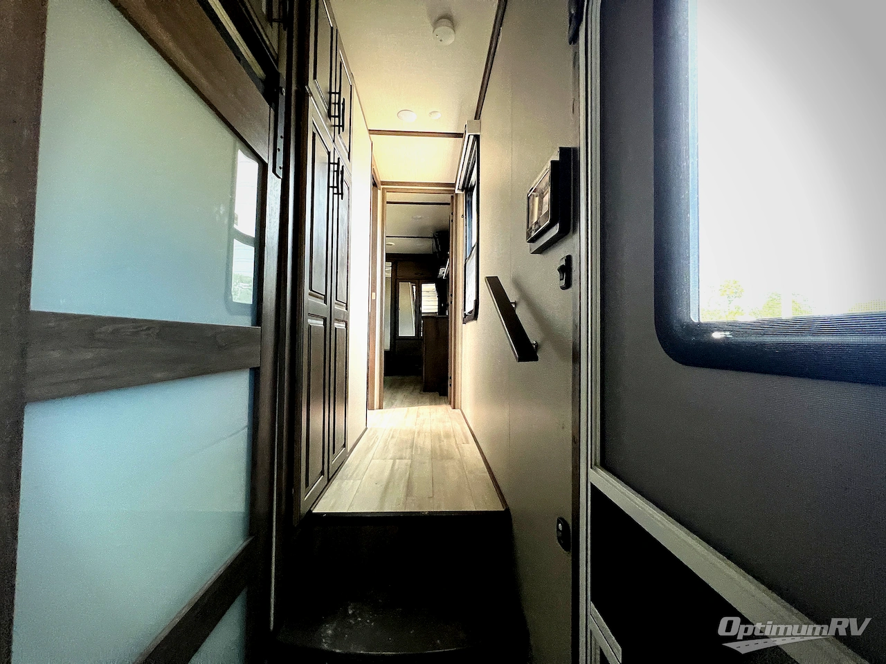 2022 Grand Design Solitude 378MBS Photo 17