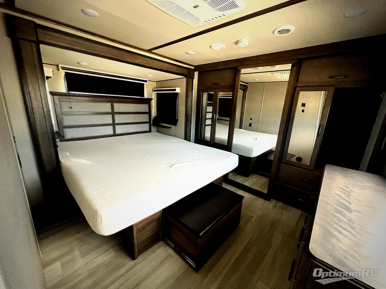 2022 Grand Design Solitude 378MBS Photo 18