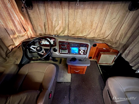 2008 Georgie Boy Cruise Master 3740FWS RV Photo 2