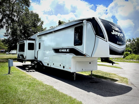 Used 2025 Jayco Eagle 355MBQS Featured Photo