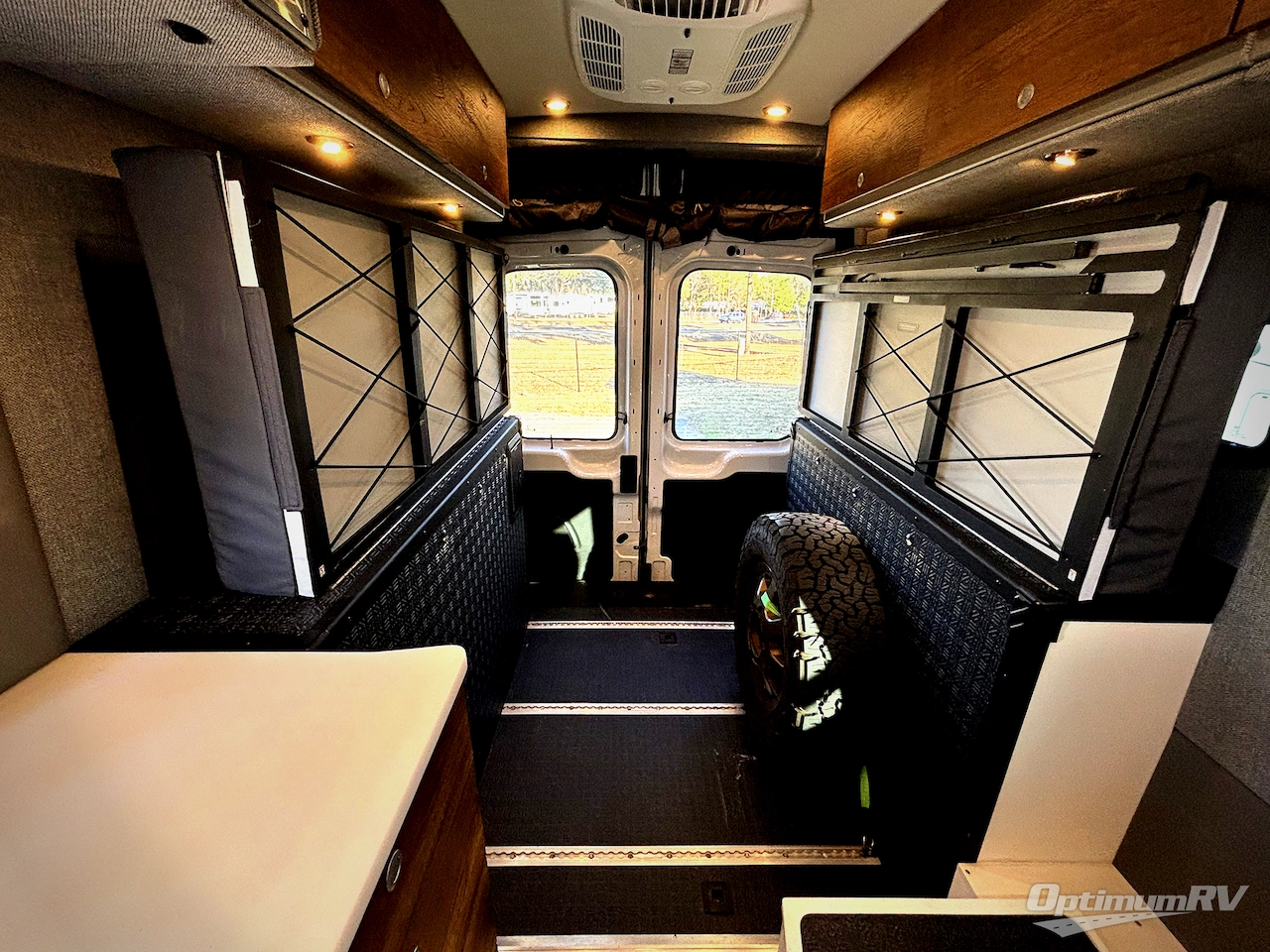 2023 Storyteller Overland Storyteller Overland MODE LT Photo 13