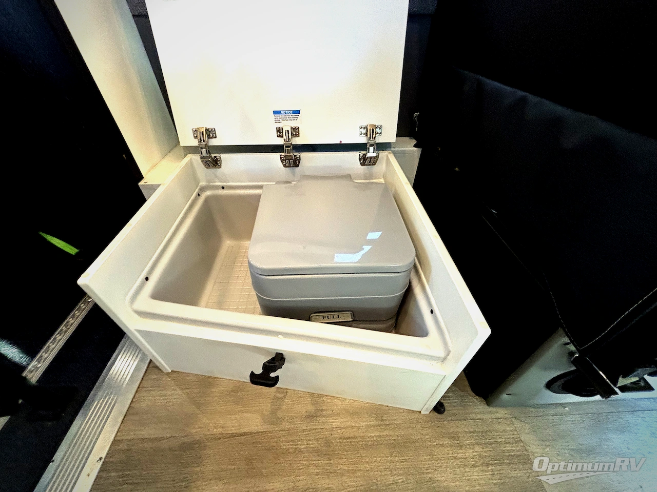 2023 Storyteller Overland Storyteller Overland MODE LT Photo 17