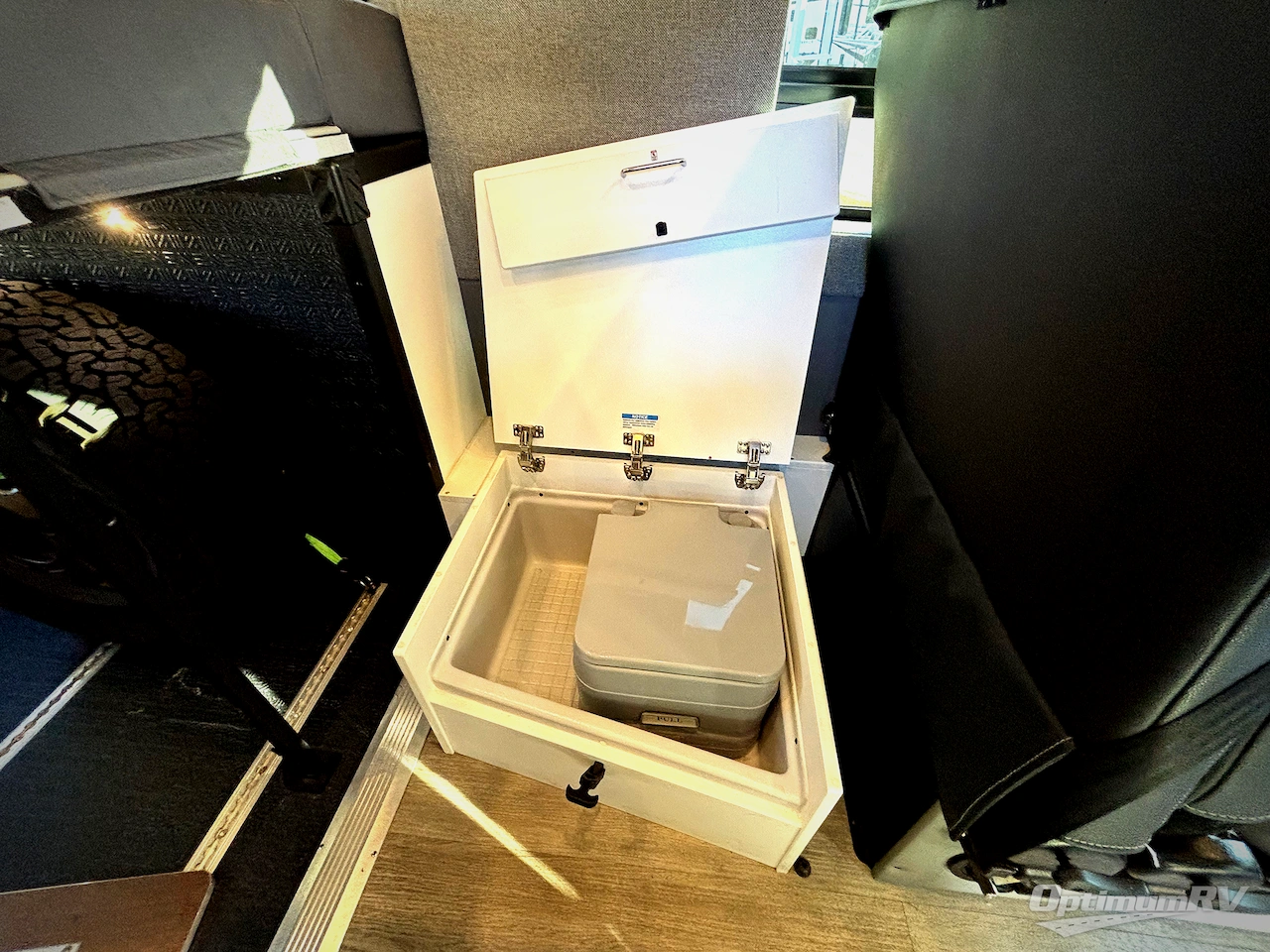 2023 Storyteller Overland Storyteller Overland MODE LT Photo 16