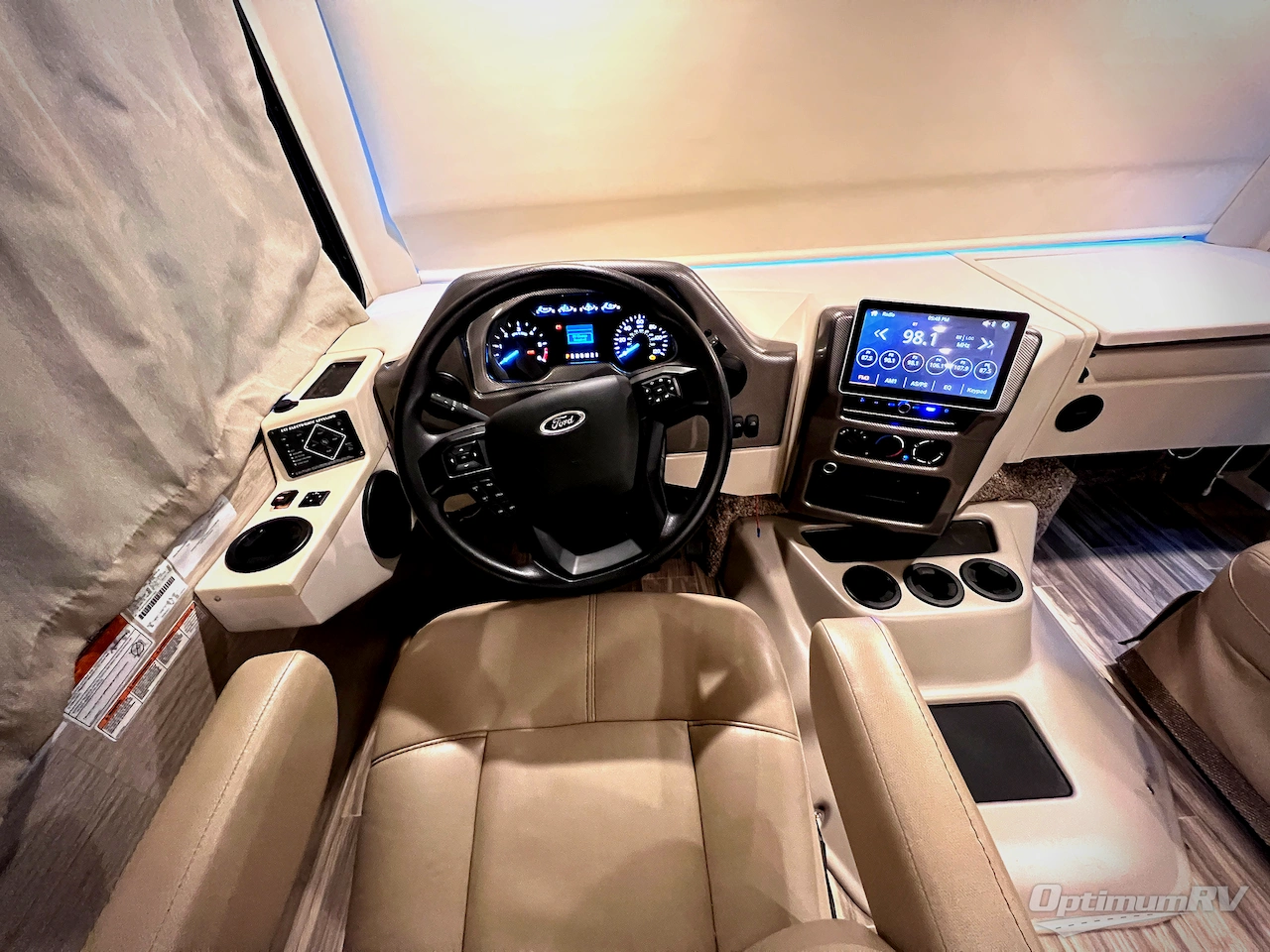 2023 Thor ACE 29D Photo 6