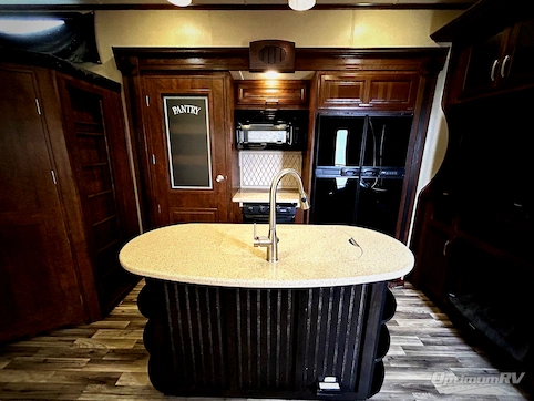 2015 Grand Design MOMENTUM 385TH RV Photo 2