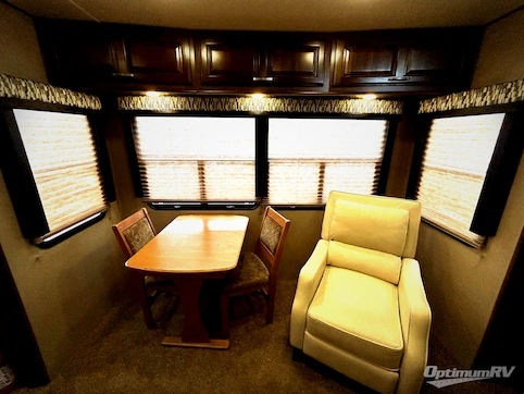 2015 Grand Design MOMENTUM 385TH RV Photo 4