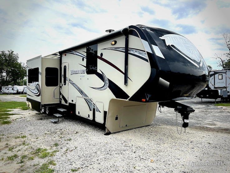 2015 Grand Design MOMENTUM 385TH RV Photo 1