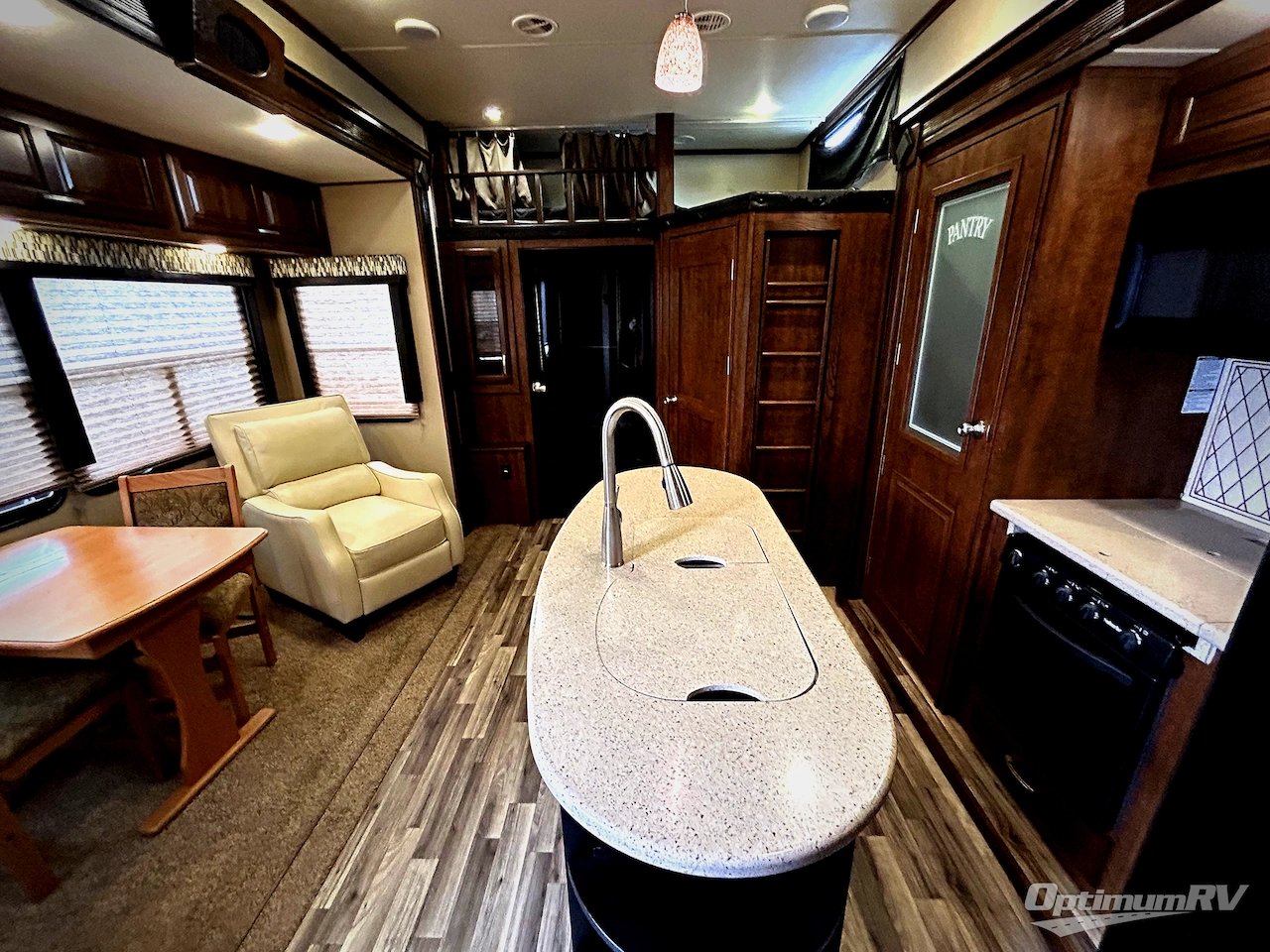 2015 Grand Design MOMENTUM 385TH Photo 5