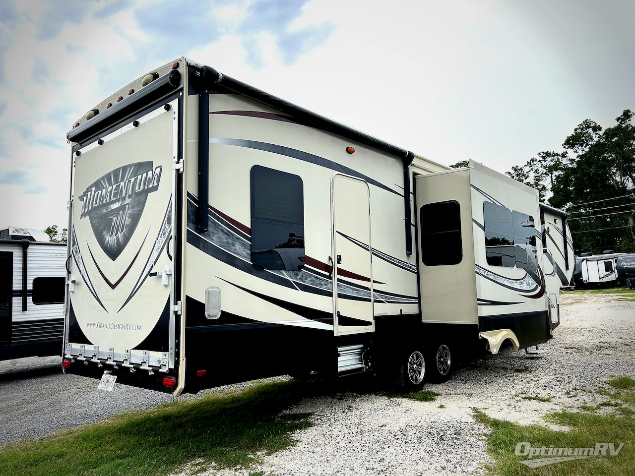 2015 Grand Design MOMENTUM 385TH Photo 2