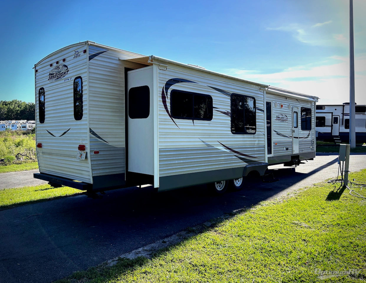 2014 Jayco Jay Flight DST 38RLTS Photo 2