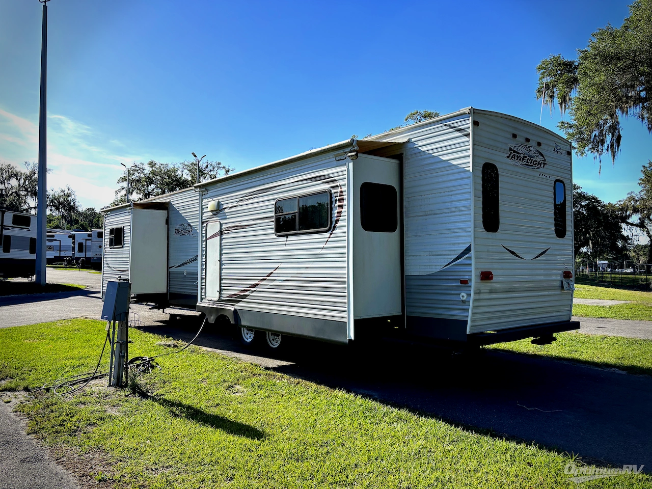 2014 Jayco Jay Flight DST 38RLTS Photo 3