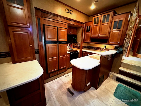 2013 Jayco Pinnacle 36REQS RV Photo 2