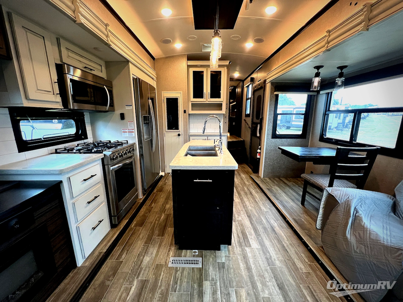 2021 Jayco North Point 310RLTS Photo 5