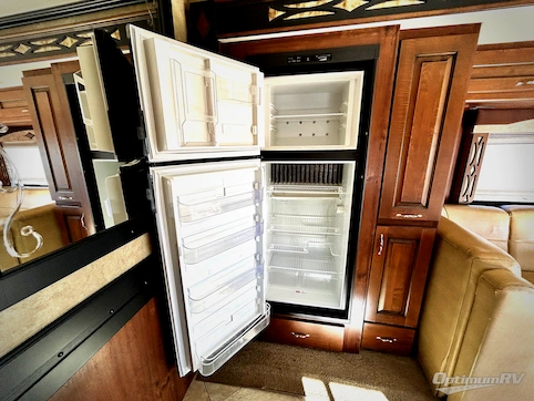 2013 Fleetwood Excursion 33A RV Photo 3